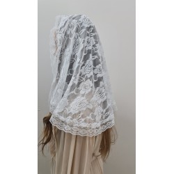 Mantylka Biała Koronkowa Klasyczna – Tradycyjne Nakrycie Głowy na Mszę świętą