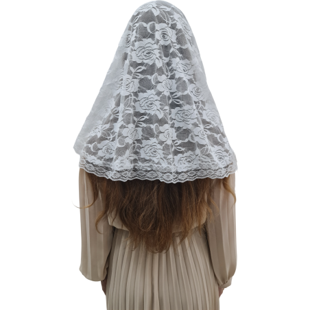 Mantylka Biała Koronkowa Klasyczna – Tradycyjne Nakrycie Głowy na Mszę świętą